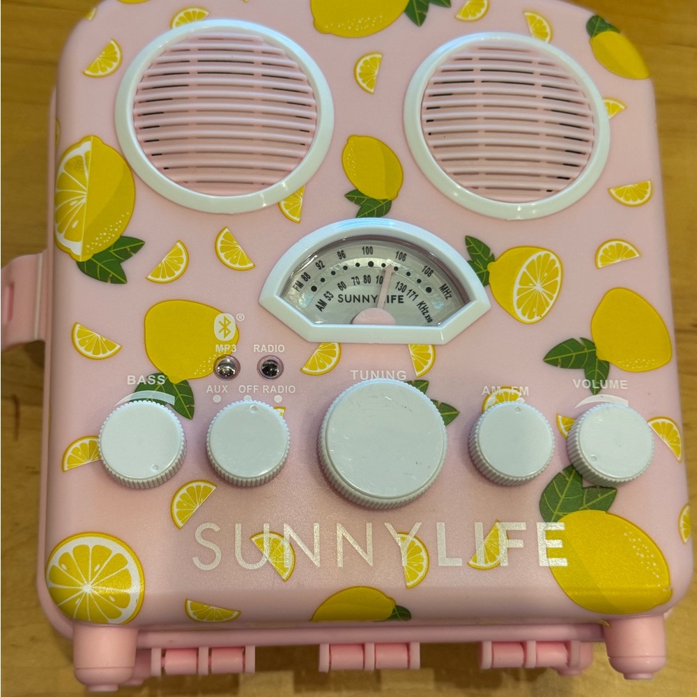 Portable Retro Radio - Picture 2 of 5